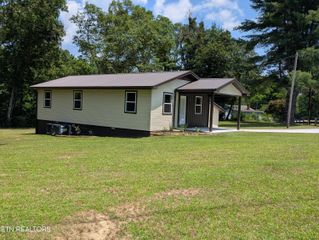 6 Prentice St, Crossville, TN 38555