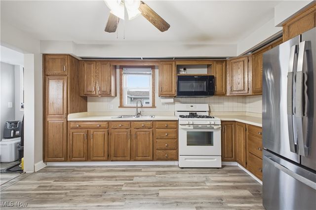 536 Creed Street, Struthers, OH 44471