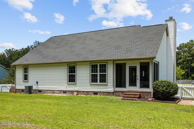 242 Bobbys Drive, Newport, NC 28570
