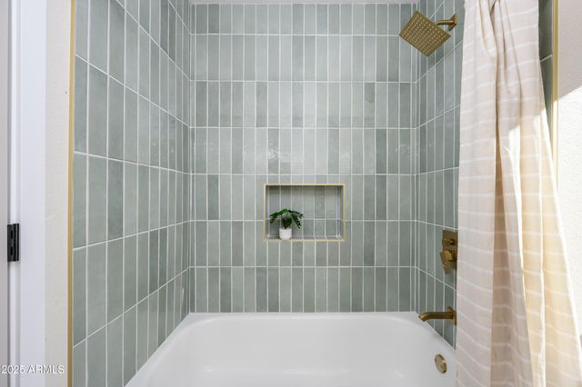 9021 S DREA Lane, Tempe, AZ 85284