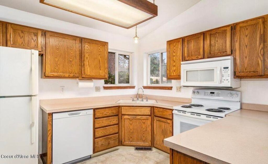 397 S TIMBER LN, Post Falls, ID 83854 photo 4