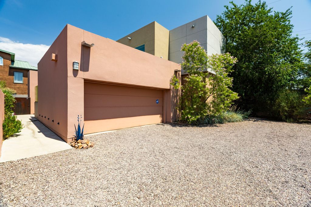 1224 8th Street NW, Albuquerque, NM 87102