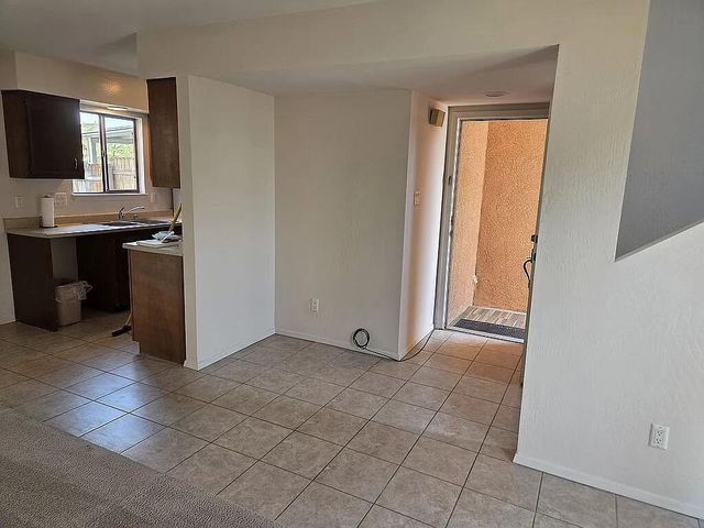 545 Berry Road NW, Albuquerque, NM 87107