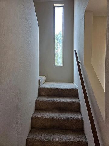 545 Berry Road NW, Albuquerque, NM 87107