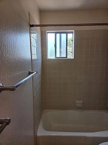 545 Berry Road NW, Albuquerque, NM 87107