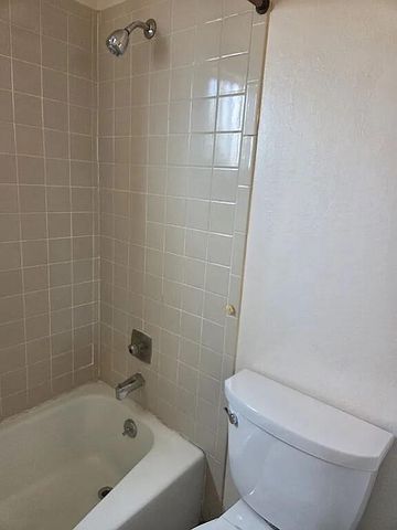 545 Berry Road NW, Albuquerque, NM 87107