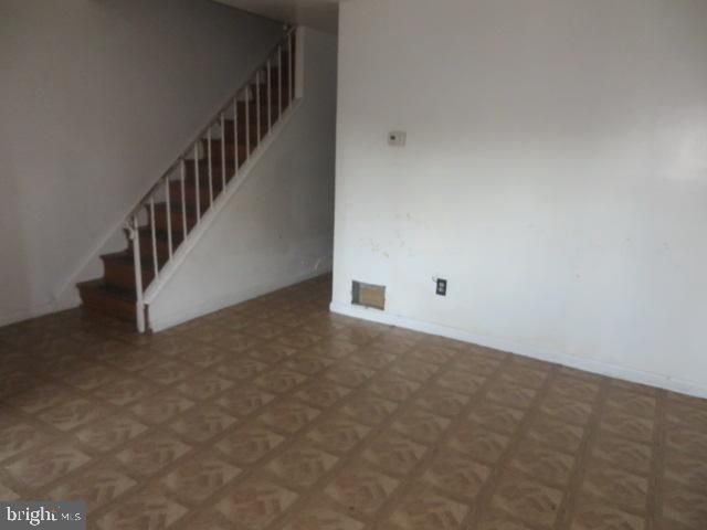 327 E HAINES ST, Philadelphia, PA 19144