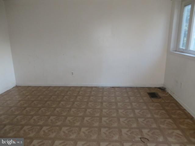 327 E HAINES ST, Philadelphia, PA 19144