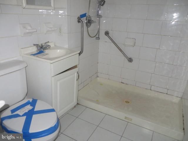 327 E HAINES ST, Philadelphia, PA 19144