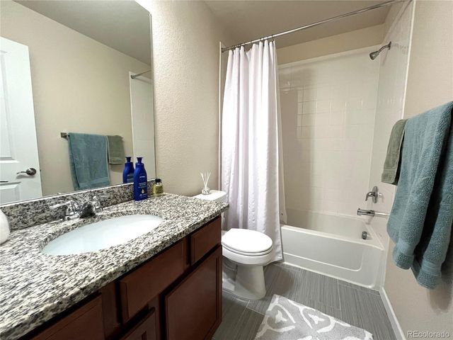 9072 E Caley Way, Englewood, CO 80111