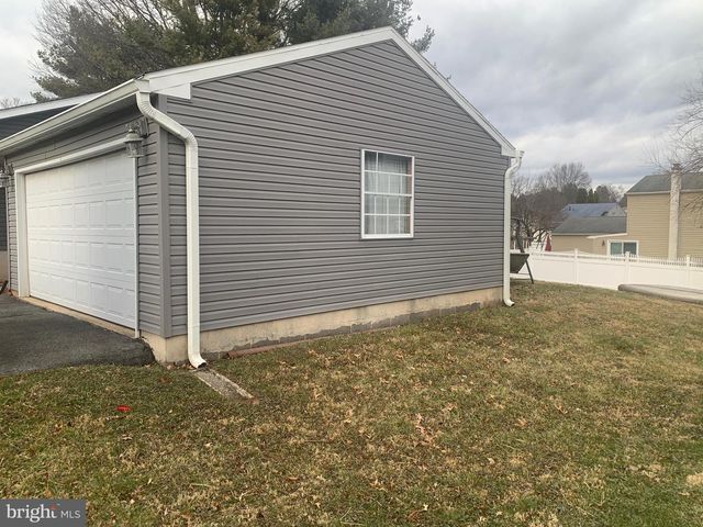 4981 PERSIMMON DR, Reading, PA 19606