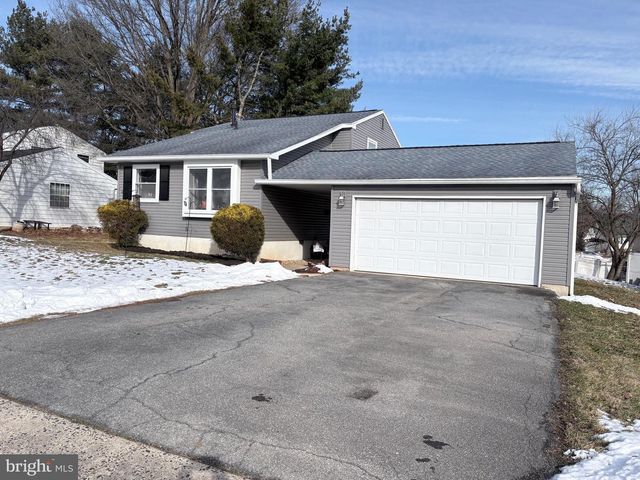 4981 PERSIMMON DR, Reading, PA 19606