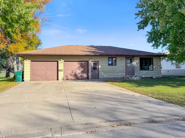 155 2nd Street N, Carrington, ND 58421 property photo