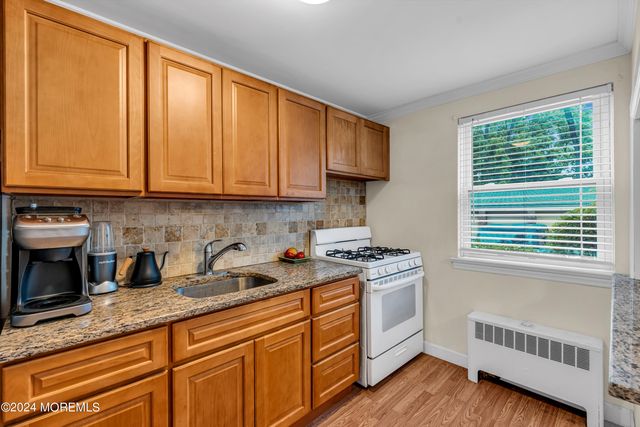 6 Manor Drive, Red Bank, NJ 07701