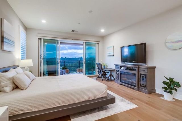 6372 Meadowbrush Cir, San Diego, CA 92130