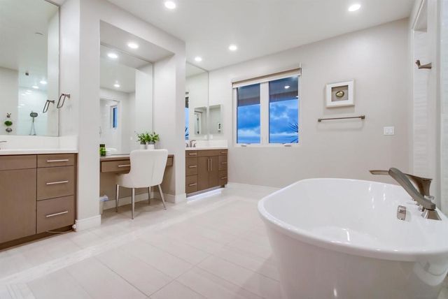 6372 Meadowbrush Cir, San Diego, CA 92130