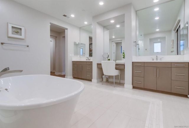 6372 Meadowbrush Cir, San Diego, CA 92130