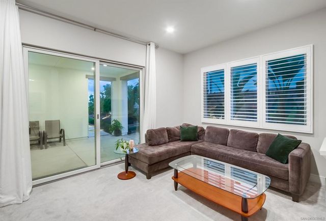 6372 Meadowbrush Cir, San Diego, CA 92130