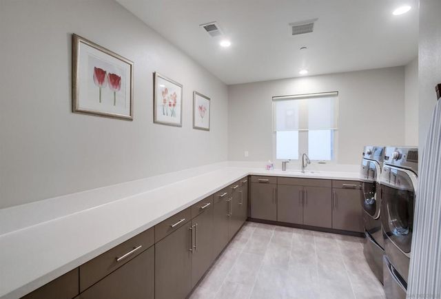 6372 Meadowbrush Cir, San Diego, CA 92130