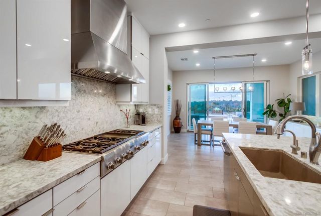 6372 Meadowbrush Cir, San Diego, CA 92130