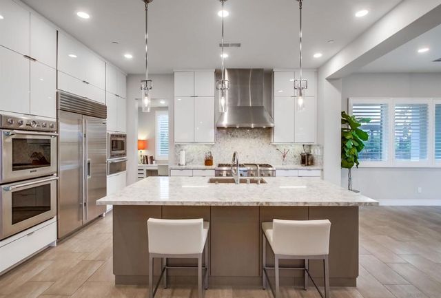 6372 Meadowbrush Cir, San Diego, CA 92130