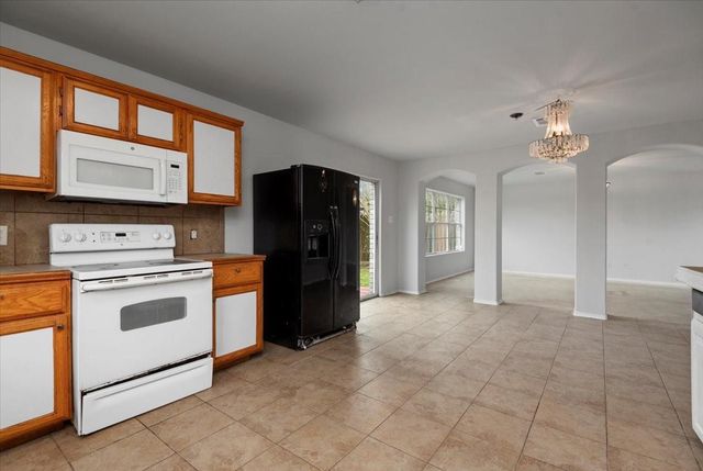 5518 Rio Alamo Street, Rosharon, TX 77583