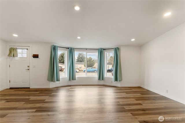 652 S Larch Avenue, East Wenatchee, WA 98802