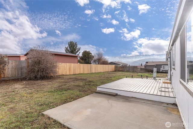 652 S Larch Avenue, East Wenatchee, WA 98802