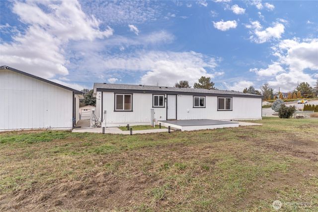 652 S Larch Avenue, East Wenatchee, WA 98802