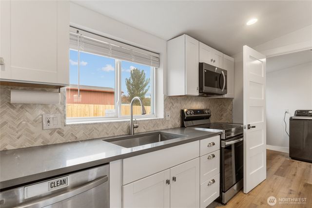 652 S Larch Avenue, East Wenatchee, WA 98802