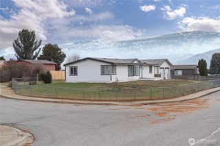 652 S Larch Avenue, East Wenatchee, WA 98802