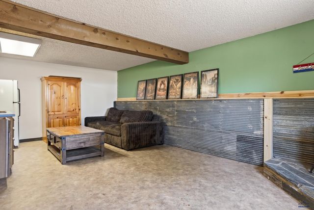 14950 W HILLSVIEW DR, Piedmont, SD 57769