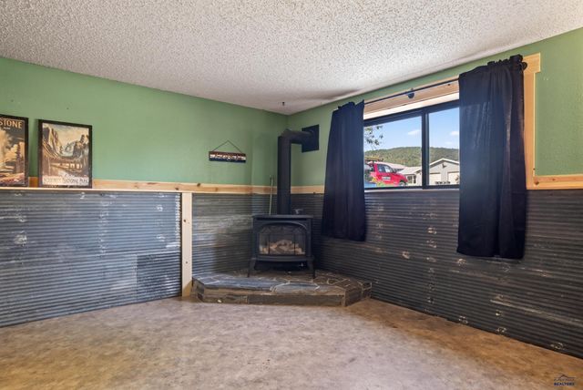 14950 W HILLSVIEW DR, Piedmont, SD 57769