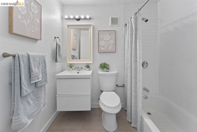 779 17th St, Oakland, CA 94612