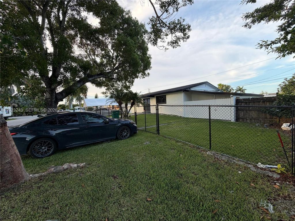 553 SW 6th Ct, Florida City, FL 33034