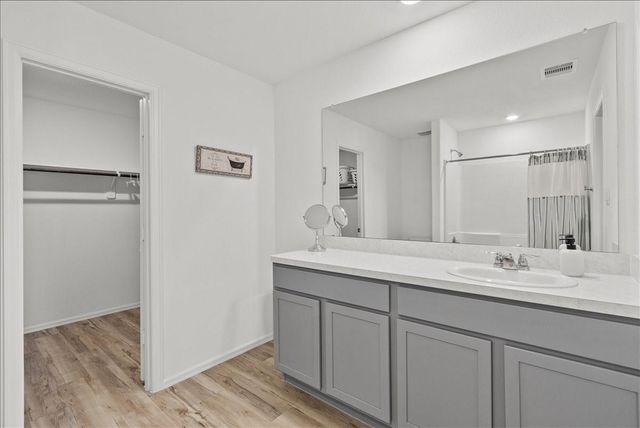 512 Maple Bend Lane, La Marque, TX 77568