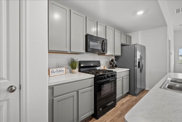 512 Maple Bend Lane, La Marque, TX 77568