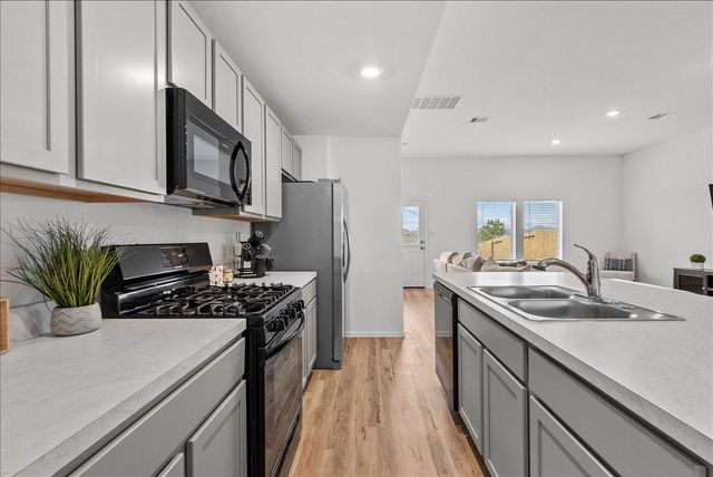 512 Maple Bend Lane, La Marque, TX 77568