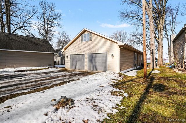 3188 Ponemah Drive, Fenton, MI 48430