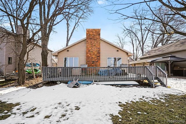 3188 Ponemah Drive, Fenton, MI 48430