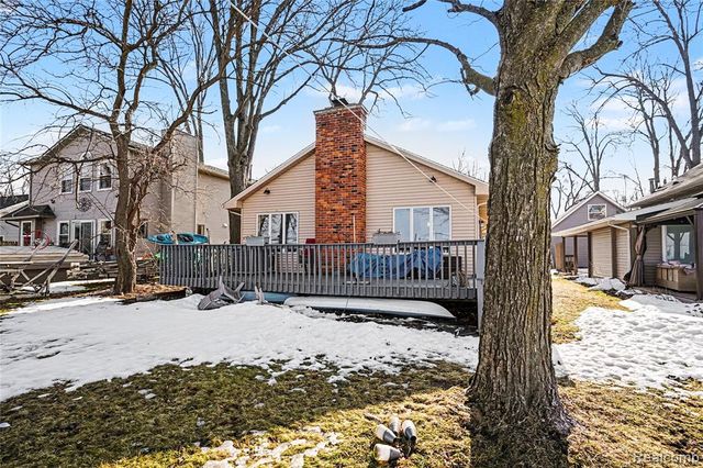 3188 Ponemah Drive, Fenton, MI 48430