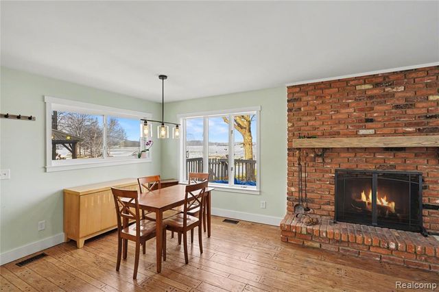 3188 Ponemah Drive, Fenton, MI 48430