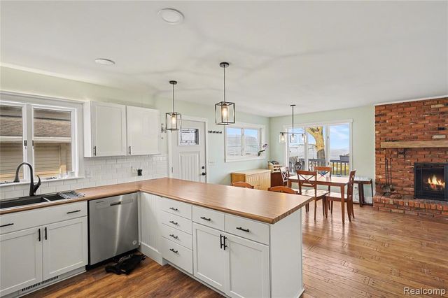 3188 Ponemah Drive, Fenton, MI 48430