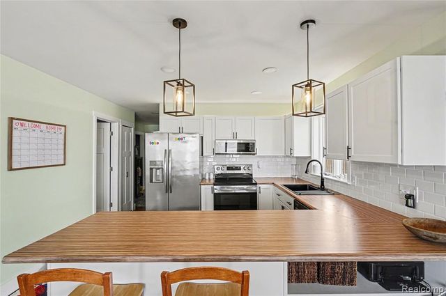 3188 Ponemah Drive, Fenton, MI 48430