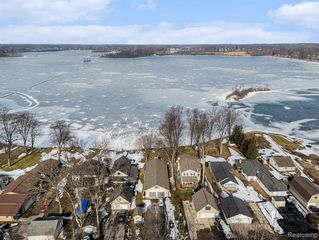 3188 Ponemah Drive, Fenton, MI 48430