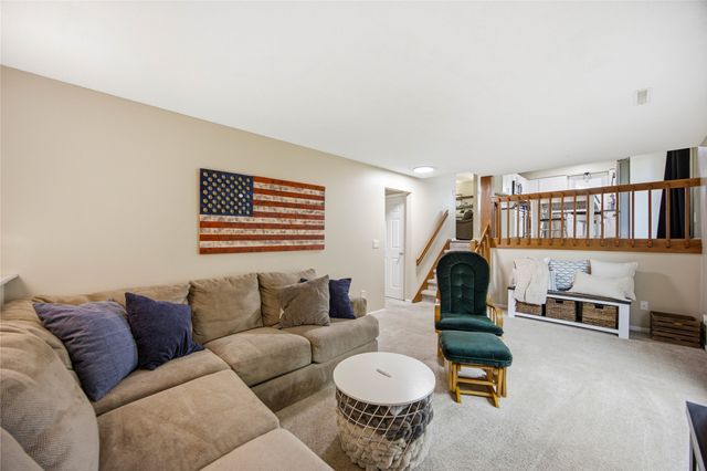 727 22nd Avenue SW, Altoona, IA 50009