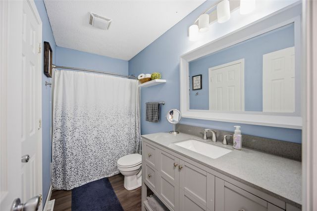 727 22nd Avenue SW, Altoona, IA 50009