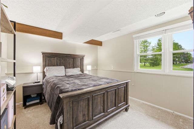 727 22nd Avenue SW, Altoona, IA 50009