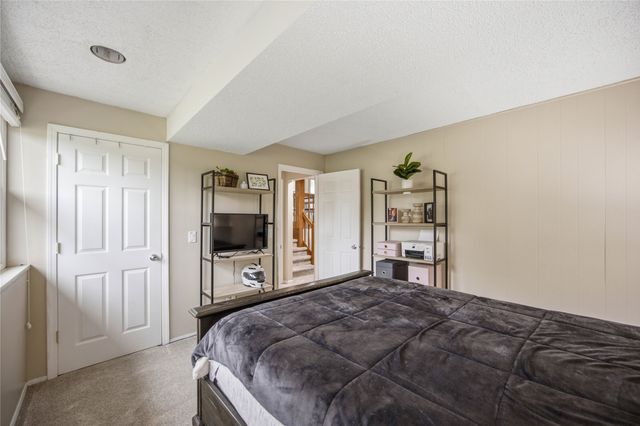 727 22nd Avenue SW, Altoona, IA 50009