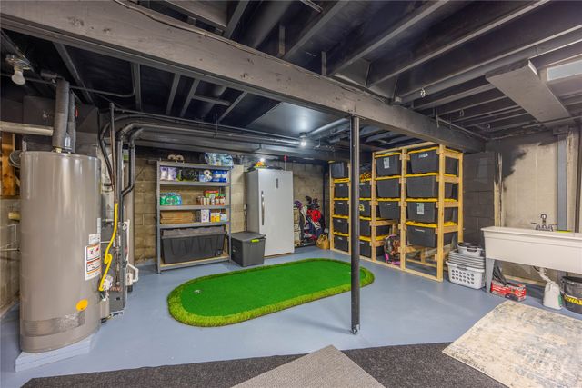 727 22nd Avenue SW, Altoona, IA 50009
